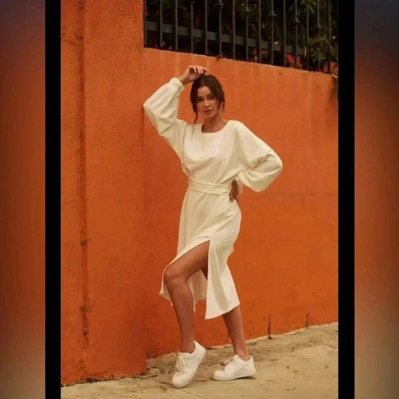 Elegance Unveiled: The Bow-Back Midi Dress - Picture 1 of 3